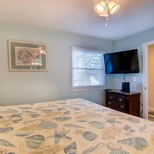9 D, One Bedroom Apartment Destin